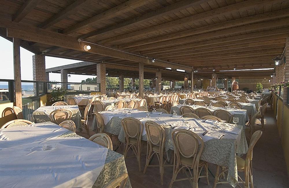 Marina Del Marchese Beach Resort ボトリチェッロ エクステリア 写真